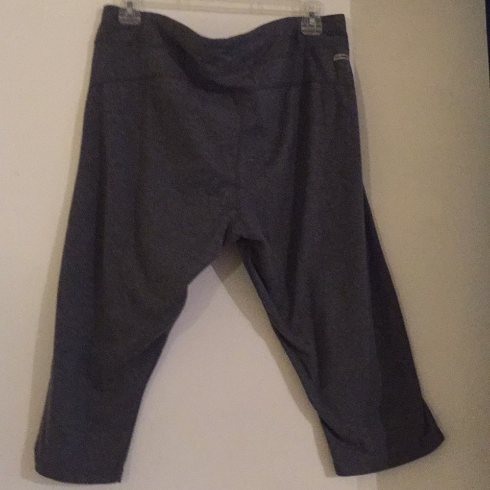 Athletic capris